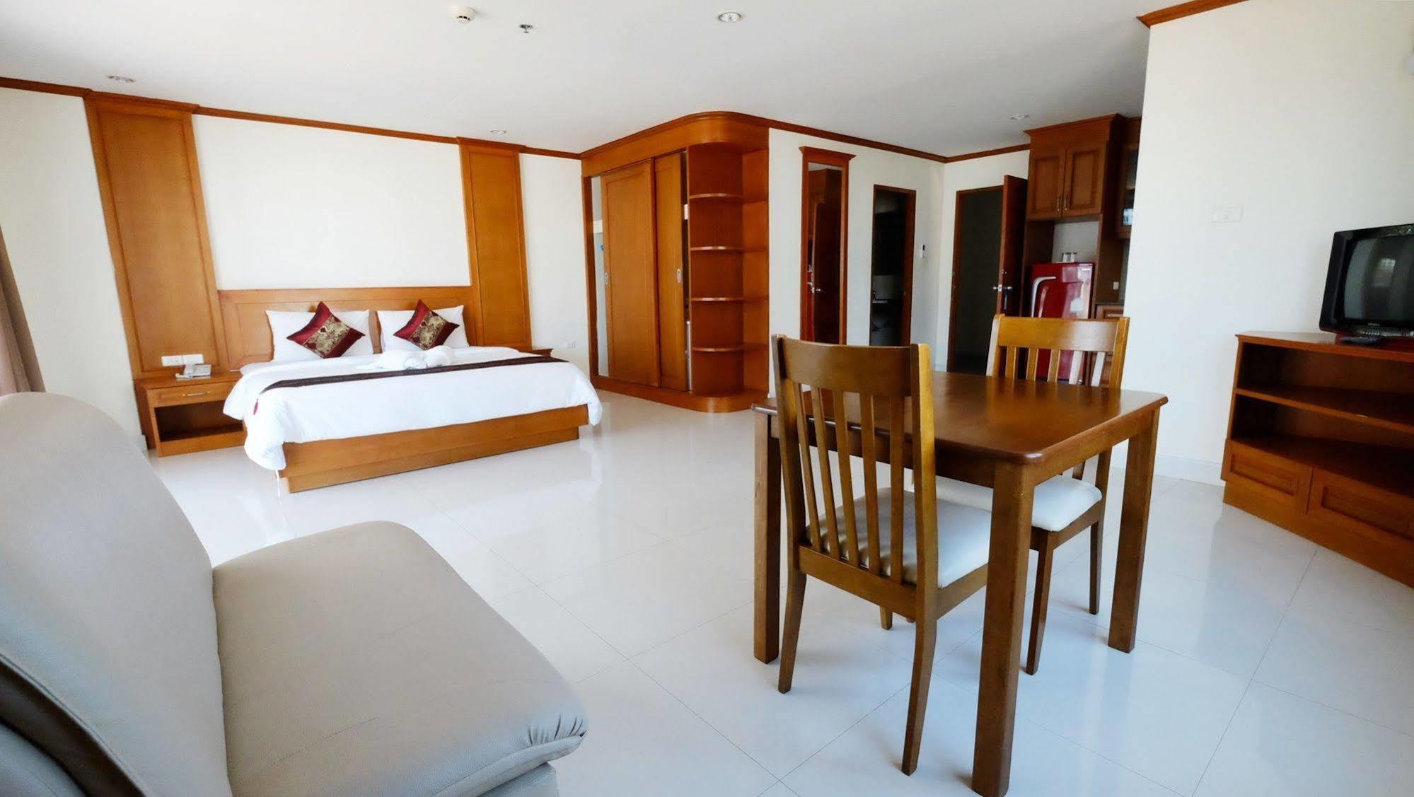 Phu View Talay Resort Pattaya Exterior foto